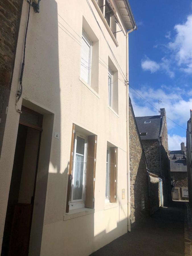 Appartement Rue Nationale - Port De La Houle Cancale Exteriör bild