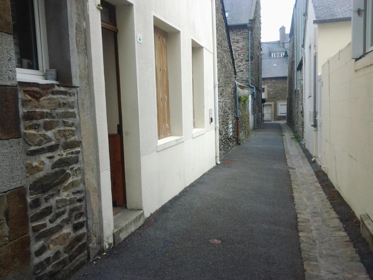 Appartement Rue Nationale - Port De La Houle Cancale Exteriör bild